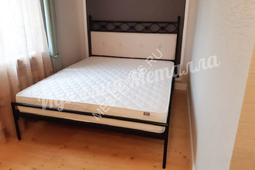Кровать с мягким изголовьем K003 Кровать с мягким изголовьем K003