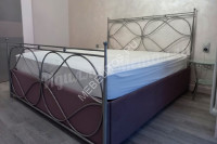 Кровать с кованым изголовьем и подъемным механизмом PM-081
