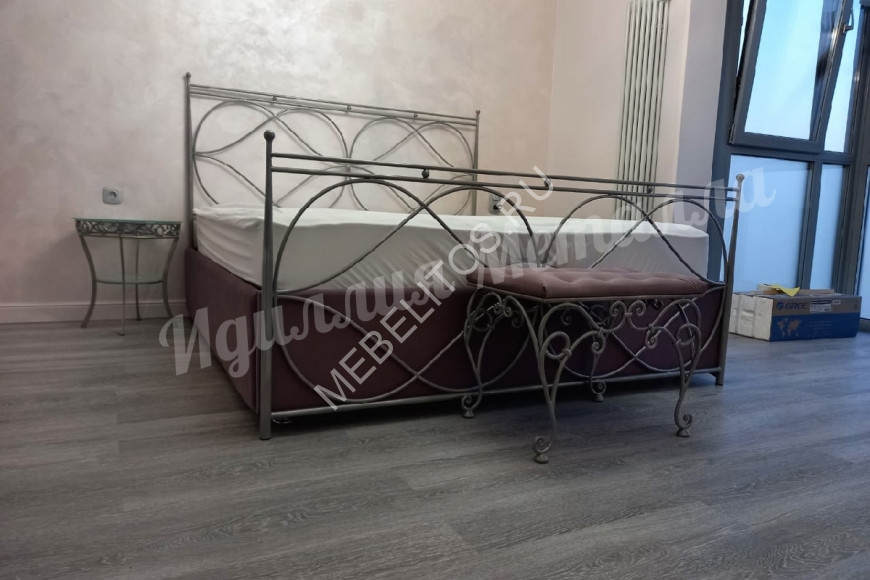 Кровать с балдахином B-015 Кровать с балдахином B-015